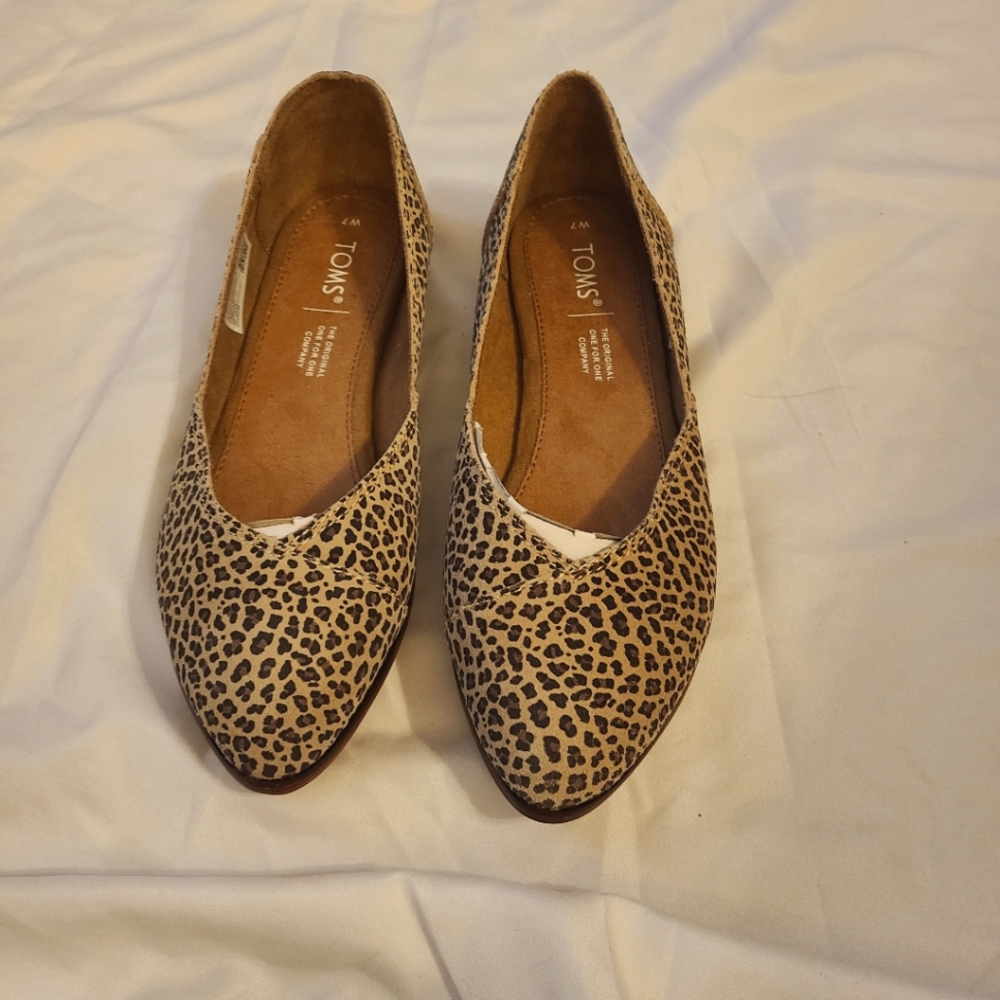 JUTTI FLATS BY TOMS